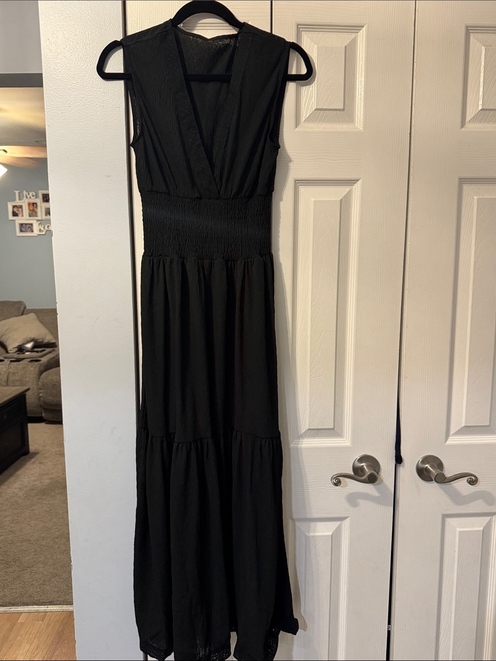 HALARA Black Sleeveless V-Neck Maxi Dress with Smocked Waist